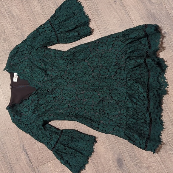 Eliza J Dresses & Skirts - Eliza J emerald lace bell sleeve cocktail dress